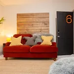 5 Bed Corporate House In Redland Free 5-car Parking & King Twin 3 Bathrooms Mon-fri Casa de Férias