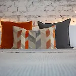 Casa de Férias 5 Bed Corporate House In Redland Free 5-car Parking & King Twin 3 Bathrooms Mon-fri