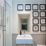 5 Bed Corporate House In Redland Free 5-car Parking & King Twin 3 Bathrooms Mon-fri Vakantiehuis *