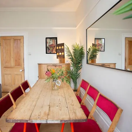 5 Bed Corporate House In Redland Free 5-car Parking & King Twin 3 Bathrooms Mon-fri * Bristol