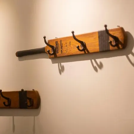 Tatil Evi 5 Bed Corporate House In Redland Free 5-car Parking & King Twin 3 Bathrooms Mon-fri