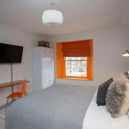 5 Bed Corporate House In Redland Free 5-car Parking & King Twin 3 Bathrooms Mon-fri Bristol