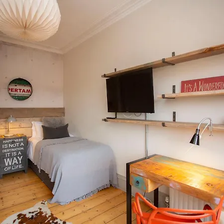 5 Bed Corporate House In Redland Free 5-car Parking & King Twin 3 Bathrooms Mon-fri * Bristol