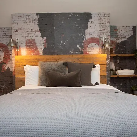 5 Bed Corporate House In Redland Free 5-car Parking & King Twin 3 Bathrooms Mon-fri