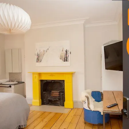 5 Bed Corporate House In Redland Free 5-car Parking & King Twin 3 Bathrooms Mon-fri Tatil Evi Bristol