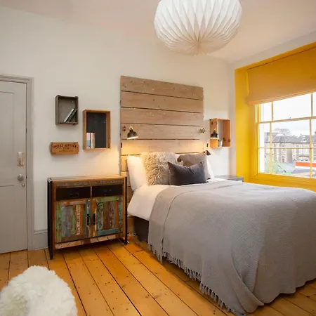 Tatil Evi 5 Bed Corporate House In Redland Free 5-car Parking & King Twin 3 Bathrooms Mon-fri