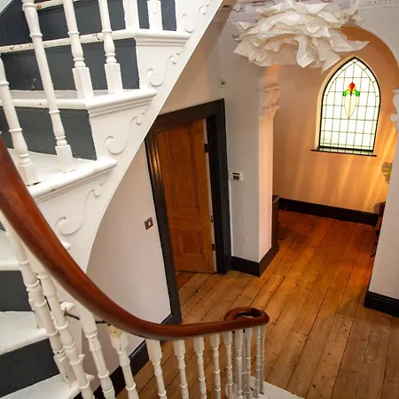 5 Bed Corporate House In Redland Free 5-car Parking & King Twin 3 Bathrooms Mon-fri *