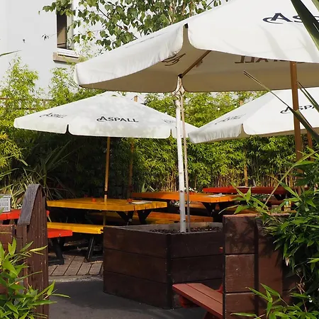 5 Bed Corporate House In Redland Free 5-car Parking & King Twin 3 Bathrooms Mon-fri