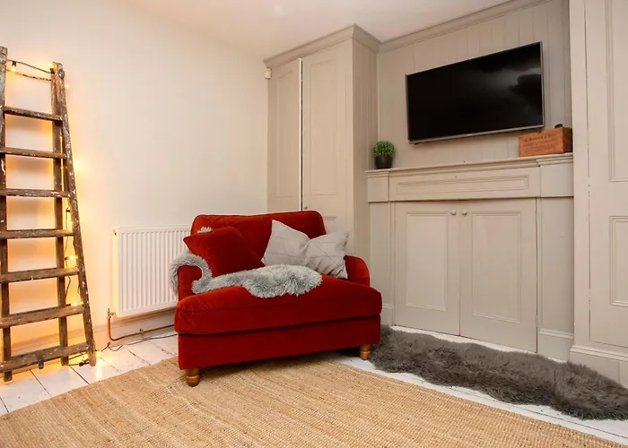 5 Bed Corporate House In Redland Free 5-car Parking & King Twin 3 Bathrooms Mon-fri * Bristol