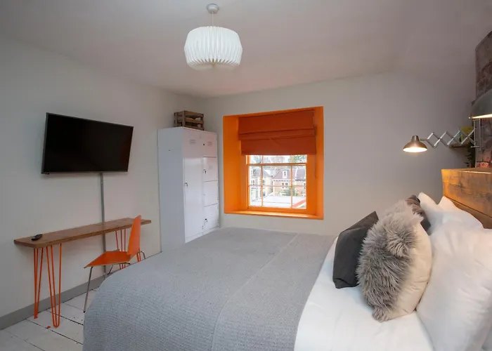 5 Bed Corporate House In Redland Free 5-car Parking & King Twin 3 Bathrooms Mon-fri Бристоль