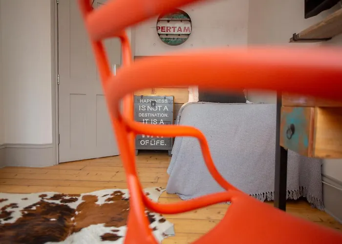 5 Bed Corporate House In Redland Free 5-car Parking & King Twin 3 Bathrooms Mon-fri *