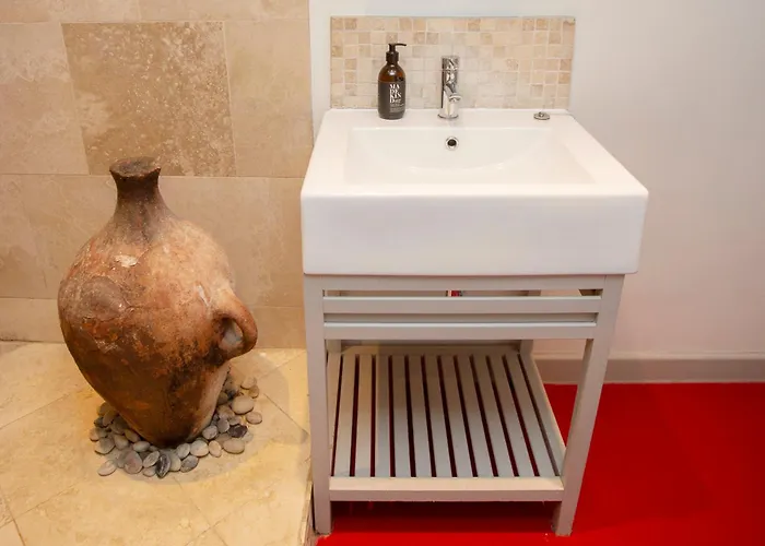 Будинок відпочинку 5 Bed Corporate House In Redland Free 5-car Parking & King Twin 3 Bathrooms Mon-fri *