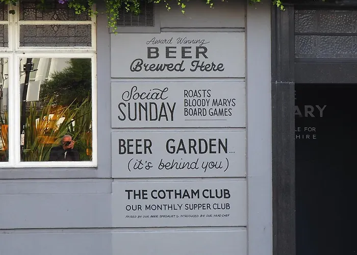 Будинок відпочинку 5 Bed Corporate House In Redland Free 5-car Parking & King Twin 3 Bathrooms Mon-fri *