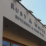 5 Bed Corporate House In Redland Free 5-car Parking & King Twin 3 Bathrooms Mon-fri Vakantiehuis *