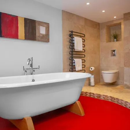 5 Bed Corporate House In Redland Free 5-car Parking & King Twin 3 Bathrooms Mon-fri *